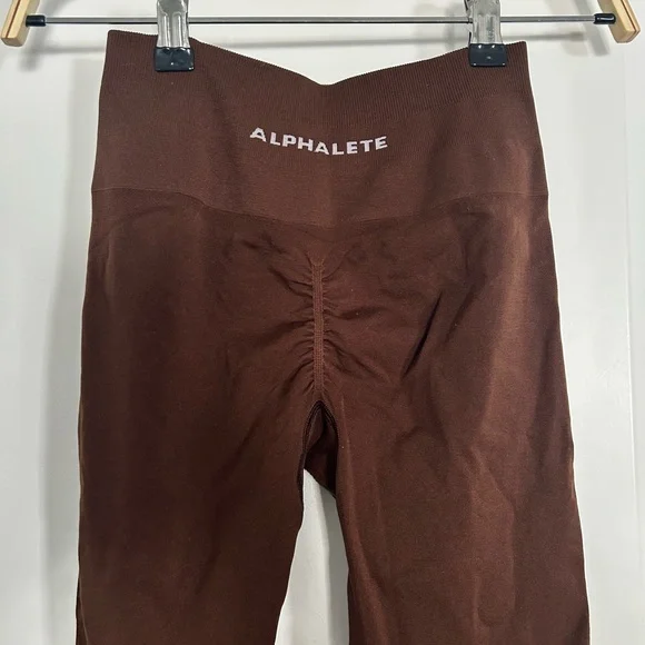 Alphalete Amplify Legging in Rich Brown - Picture 2 of 3